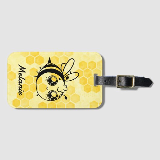 パステルイエローハニカムキュートパーソナライズされたビー ラゲッジタグ (正面横)