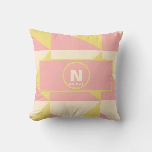 パステルイエローピンクとクリーム幾何学少女の名前 クッション (正面)