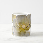 パステルイエローホワイト花模様 コーヒーマグカップ (中央)