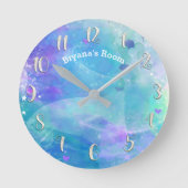 パステルウォーターカラーティール(緑がかった色)マーメイドテールパーソナライズされた ラウンド壁時計 (正面)