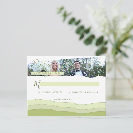 パステルエレガントグリーンフォトカスタムウェディングモダン 出欠カード (スタンド正面)