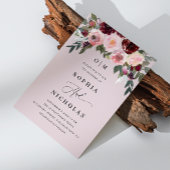 パステルエレガントダスティピンク色のローズフローラの結婚 招待状
