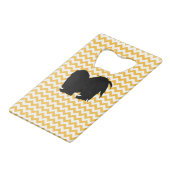 パステルオレンジシェブロンウィズシーズー（犬）ツー クレジットカード栓抜き (正面アングル)