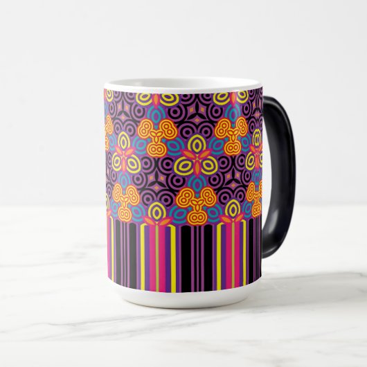 パステルオーナメントパターンとシームレスデザイン モーフィングマグカップ (正面右)