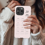 パステルカスタムピンク2025カレンダー iPhone 15 PROケース<br><div class="desc">2025年にはパステルスタイリッシュピンクのカレンカスタムダーケースで整理整頓。そしてお洒落デザインを備えミニマル、この電話ケースは機能的でファッショナブルである。カレンダーのレイアウトを使用すると、重要な日付をすばやく一目で確認でき保護ます。一方、日々の衣服と涙からの耐久性の高いケース。実用性とエレガンスをブレンドするのが好きな人に最適なパステルピンクの電話ケースは、プランナー、プロフェッショナル、またはシックなアクセサリーを愛する誰にでも思いやりのある贈り物を作る。様々な電話モデルで利用可能。</div>