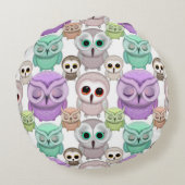 パステルカラーのかわいい小さなフクロウ ラウンドクッション (裏面)