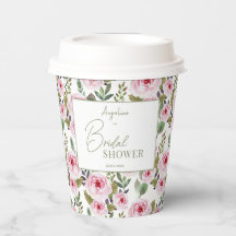 パステルカラーのウェディングシャワーのための紙コップ