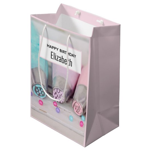 パステルカラーのケーキデコレーション ツール 誕生日 ミディアムペーパーバッグ (正面アングル)