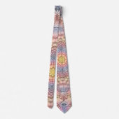 パステルカラーのヴィンテージのフラクタルの万華鏡のように千変万化するパターン ネクタイ (裏面)