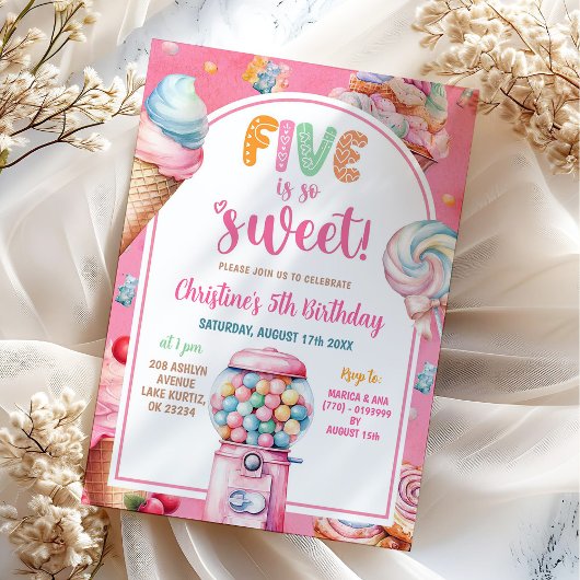 パステルカラーの可愛いお菓子の子供の5歳の誕生日 招待状
