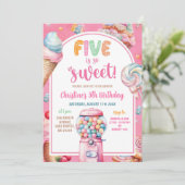 パステルカラーの可愛いお菓子の子供の5歳の誕生日 招待状 (スタンド正面)