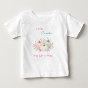 パステルカラーの小さなカボチャがやってくるベビーシャワー ベビーTシャツ
