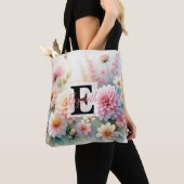 パステルカラーの水彩画の花にモノグラムの名前 トートバッグ (クローズアップ)