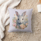 パステルカラーの花に囲まれたかわいいウサギ クッション (ブランケット)