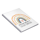 パステルカラーの虹色のこのノートは子供のもの ノートブック (右側)