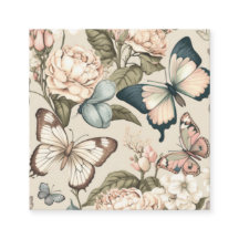 パステルカラーの蝶と花