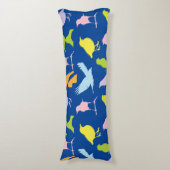 パステルカラーの鳥柄 ボディピロー (正面縦)