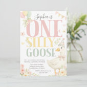 パステルカラーの「One Silly Goose」ファーストバースデー招待状 招待状 (スタンド正面)