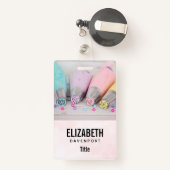 パステルカラー飾ケーキの工具写真 バッジ (裏面リトラクタブル付き)