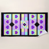 パステルカラー&パープルハートのビート ビーチタオル (正面)