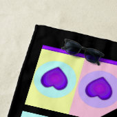 パステルカラー&パープルハートのビート ビーチタオル (インサイチュ)