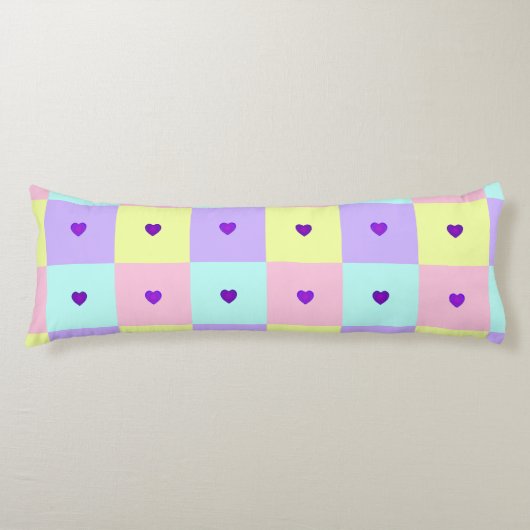 パステルカラー&パープルハートのビート ボディピロー (正面)