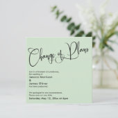 パステルグリーンの計画変更延期結婚式カード 招待状 (スタンド正面)