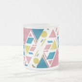 パステルジオメトリ三角形 – モダンレトロフロスト フロストグラスマグカップ (中央)