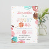 パステルスイートキャンディロリポップカップケーキドーナツ誕生日 招待状 (スタンド正面)