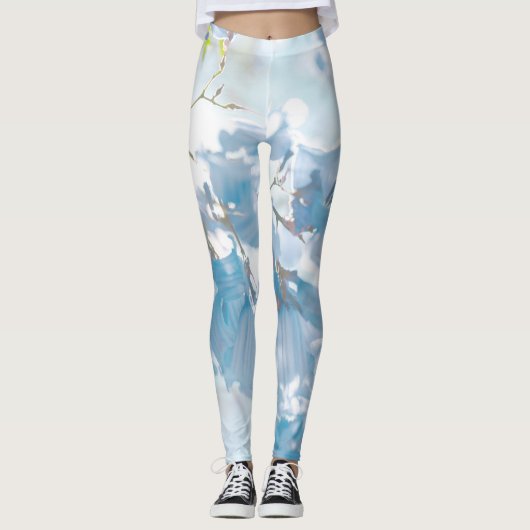 パステルソフトブルージャカランダツリー花咲き レギンス (正面)