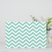 パステルターコイズ&ホワイトシェブロン結婚ズカードストック (スタンド正面)