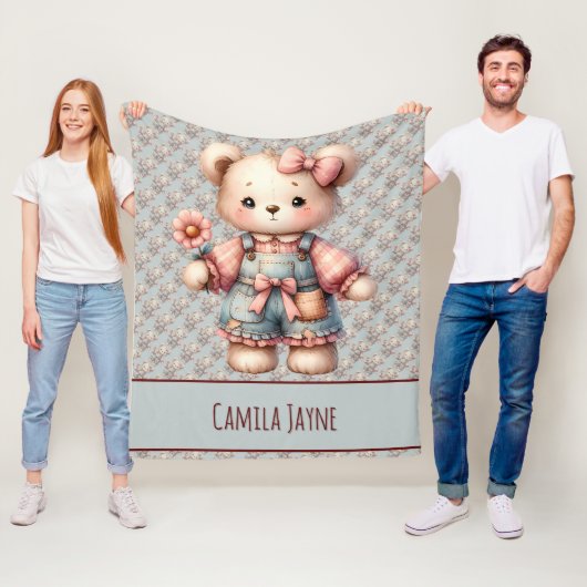 パステルテディベア持ち花付きオーバーオール フリースブランケット (インサイチュ)