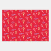 パステルテニスラケットとテニスボールを赤で ラッピングペーパーシート (正面)