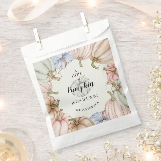 パステルパンプキンス男女兼用ベビーシャワー フェイバーバッグ (クリップ留めされた状態)