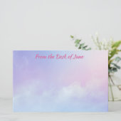 パステルピンクとブルークラウドの背景 便箋 (スタンド正面)