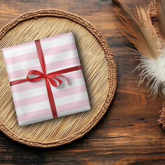 パステルピンクとホワイトの幅広い水平ストライプ ラッピングペーパー