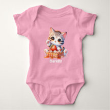 パステルピンクのかわいい子猫とデザートワッフル
