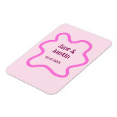 パステルピンクのレトロな結婚式のボーダー枠 名前 日付 マグネット (左側)