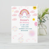 パステルピンクの水彩画のかわいい虹の小さな女の子 招待状 (スタンド正面)