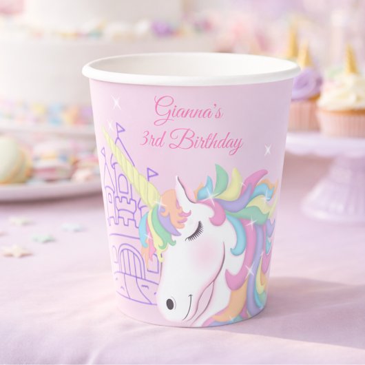 パステルピンクの魔法の虹色ユニコーン誕生日 紙コップ