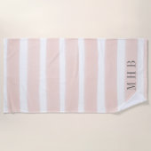 パステルピンクウォーターカラーストライプモノグラム ビーチタオル (正面)