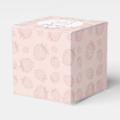 パステルピンクストロベリーパターン誕生日 フェイバーボックス (正面サイド)