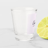 パステルピンクモノグラムショットグラス – カスタムデザイン ショットグラス (左)