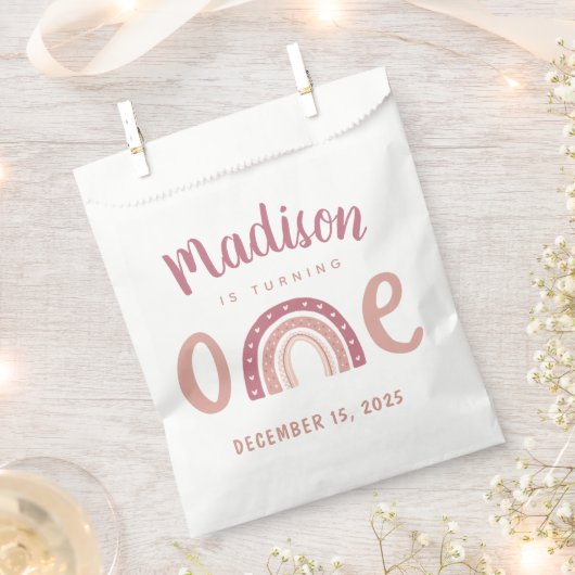 パステルピンクレインボーあなたの名前は1つの誕生日を変える フェイバーバッグ (クリップ留めされた状態)