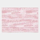 パステルピンク灰色の白い花とストライプ ラッピングペーパーシート (正面)