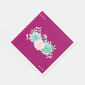 パステルピンク&グリーンフローラブーケオンマゼンタバック スタンダードランチョンナプキン (角)