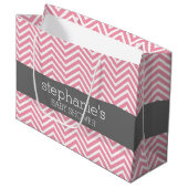 パステルピンク&グレーシェブロンベビーシャワーコレクション ラージペーパーバッグ (正面アングル)