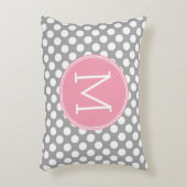 パステルピンク&グレー水玉模様スカスタムウィズモノグラム アクセントクッション (正面(垂直))
