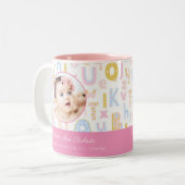 パステルピンクABC誕生レコードStatベビーガールズ写真 ツートーンマグカップ (正面左)