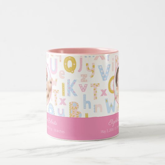 パステルピンクABC誕生レコードStatベビーガールズ写真 ツートーンマグカップ (中央)